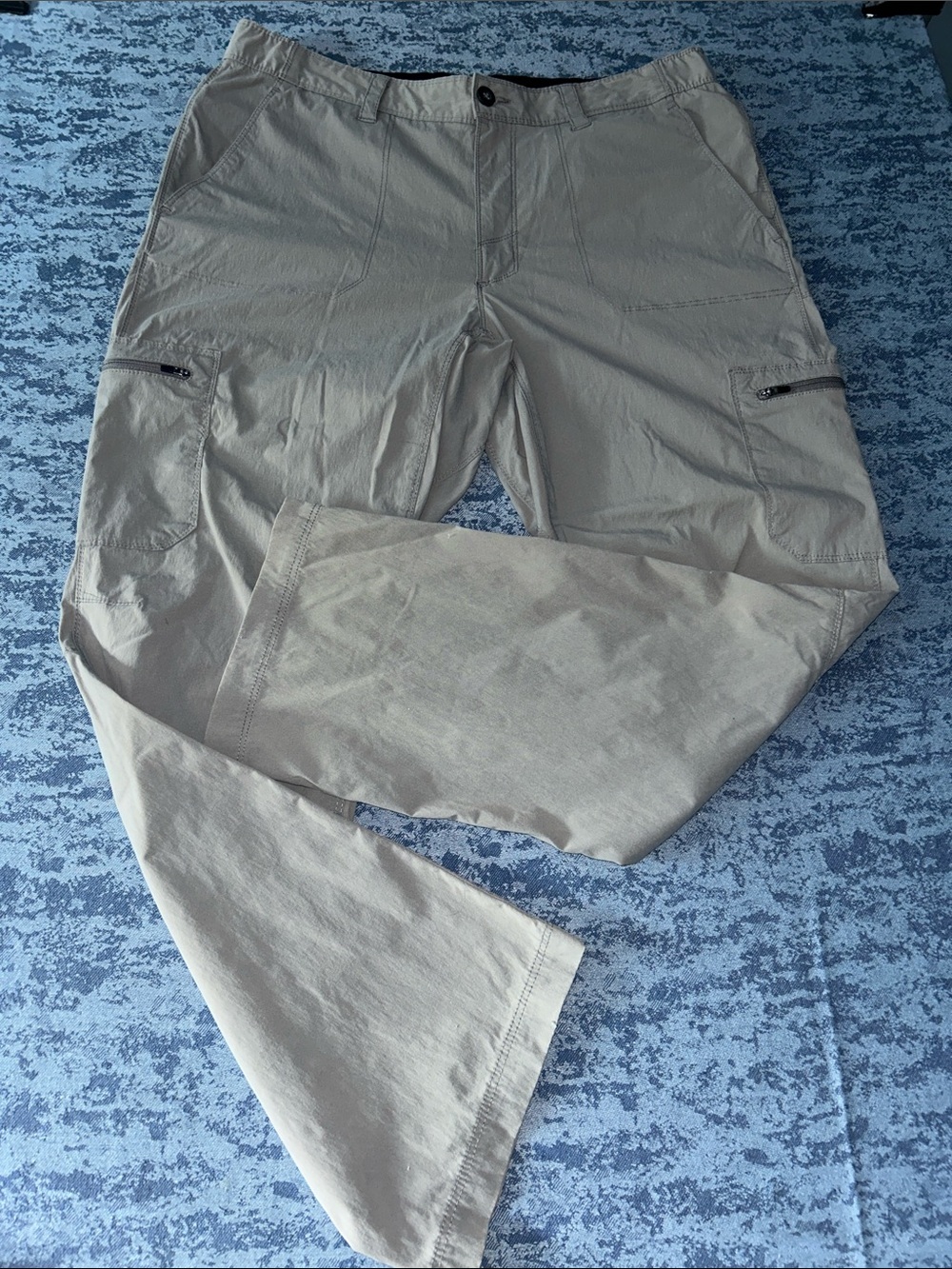 Tilley Men's Cargo Pants in Light Beige - Casual Utility Style 38x30